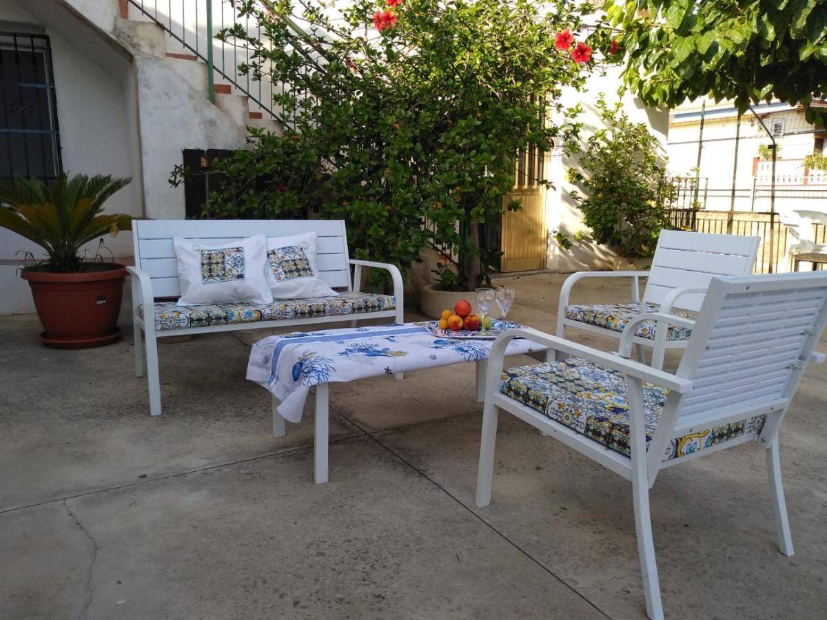 Casale Hibiscus Villa Santa Maria Del Focallo Exterior photo
